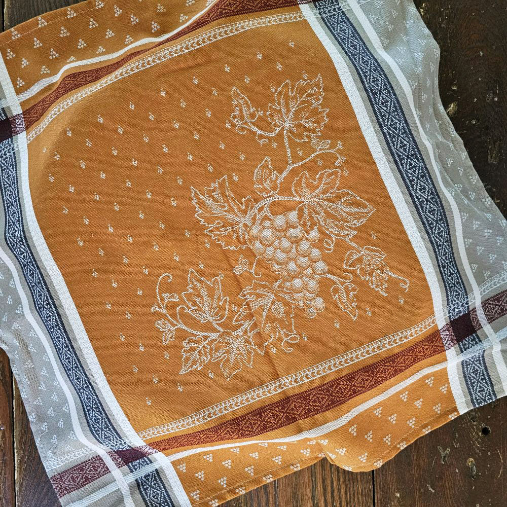 Gewebte Jacquard-Servietten im französischen Landhausstil