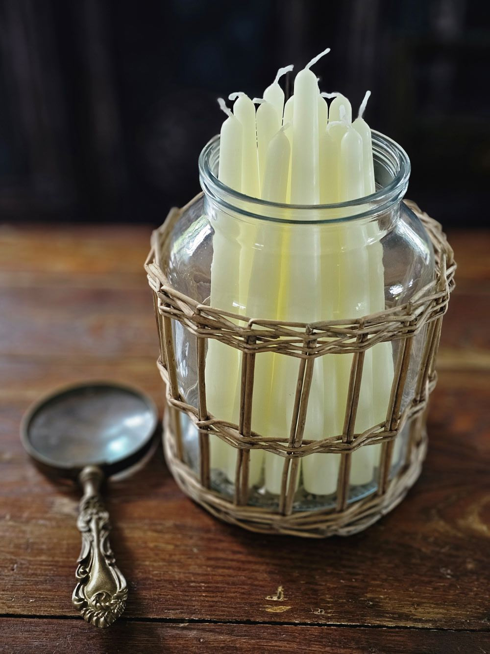 Pote de Vidro com Capa de Cesto de Salgueiro