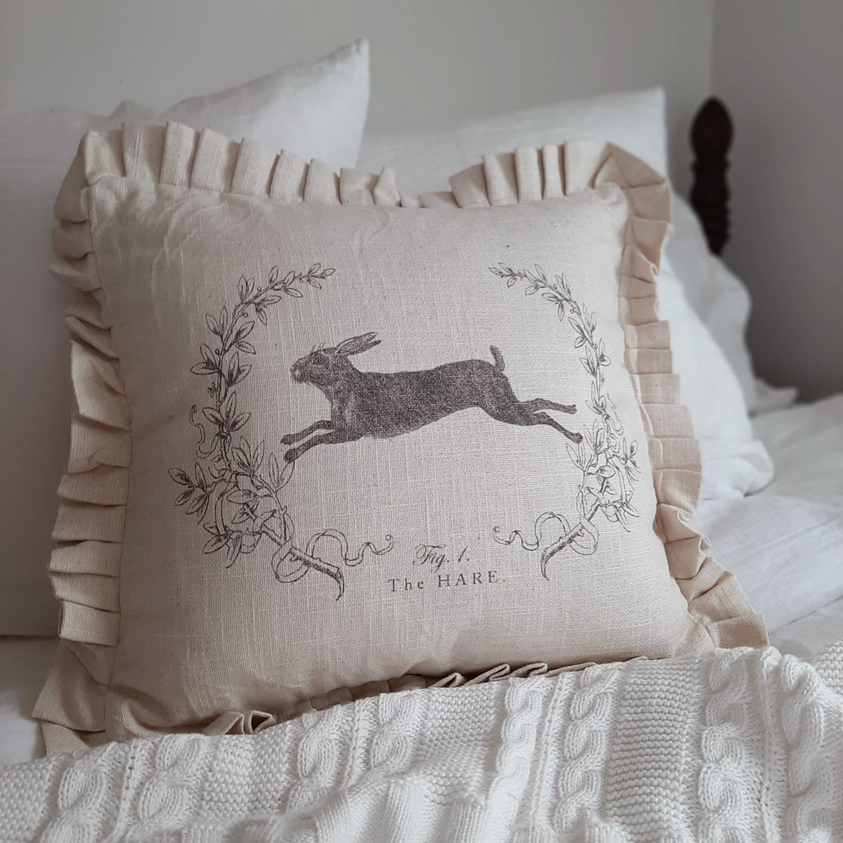 Coussin lièvre style lin à volants