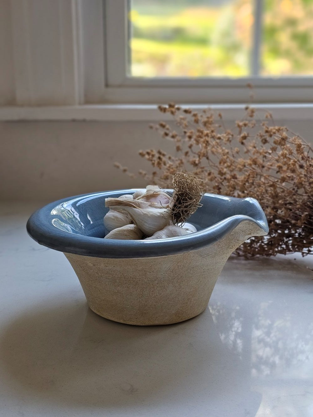 Bol à verser rustique à glaçure bleue