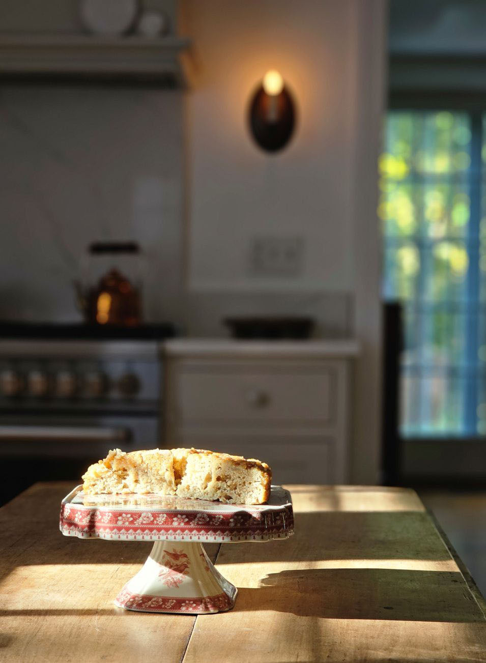 Présentoir à gâteau en faïence bleue à décor imprimé