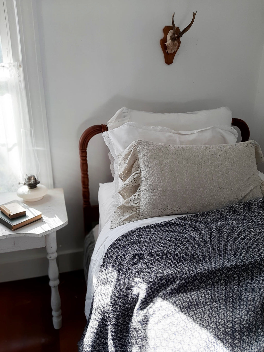 Von Wales inspirierte Kuscheldecke, Marineblau