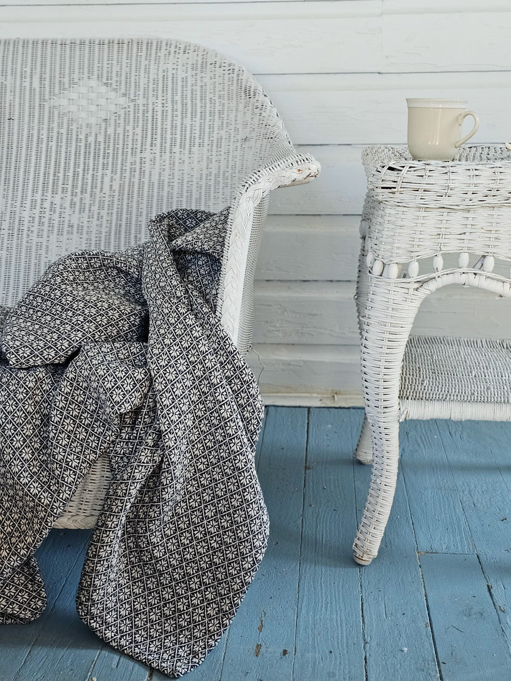 Von Wales inspirierte Kuscheldecke, Marineblau