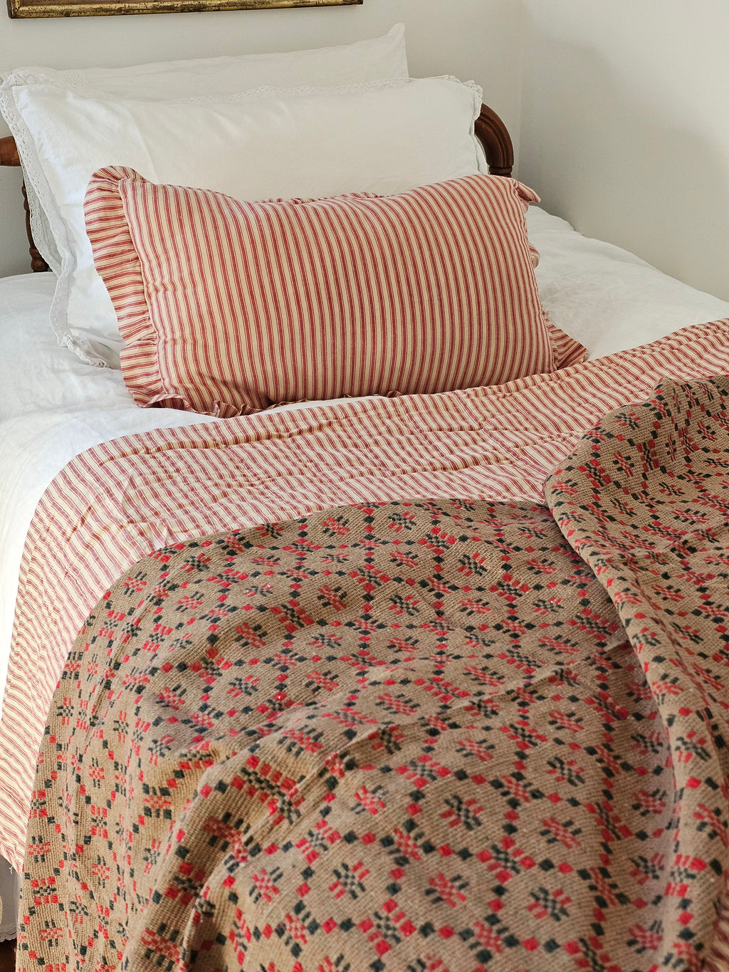 Von Wales inspirierte Kuscheldecke, Rot und Grün
