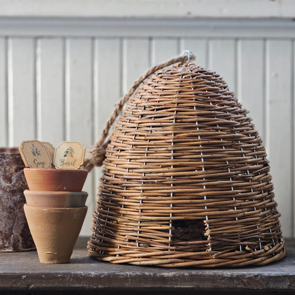 Weiden-Bienenstock aus Jute