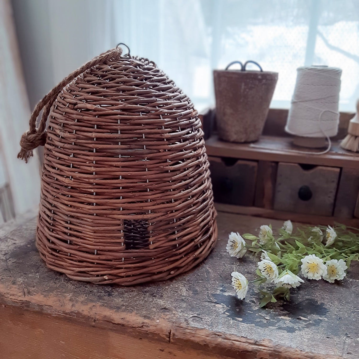 Weiden-Bienenstock aus Jute