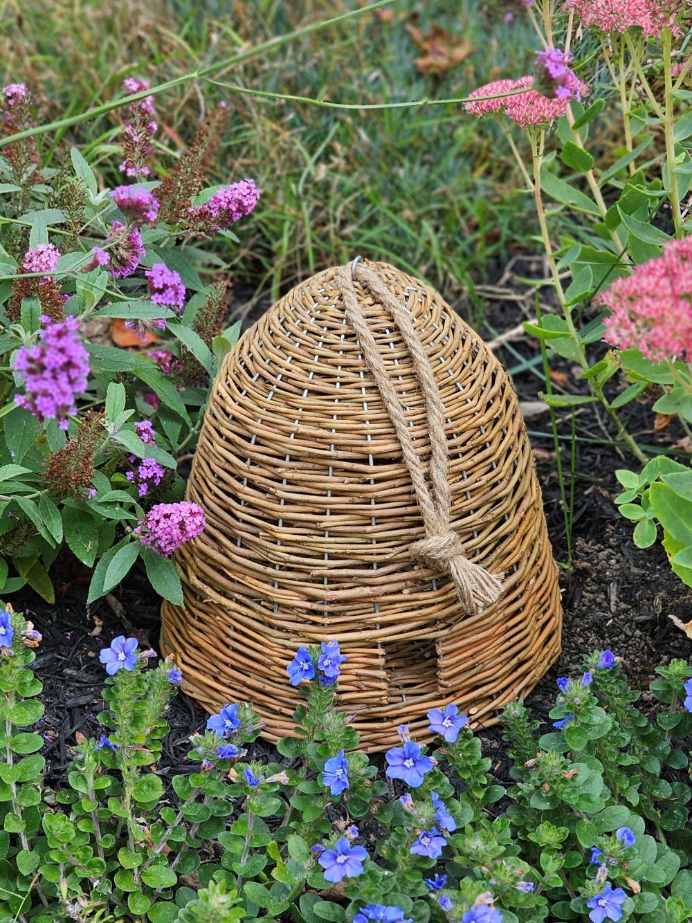 Weiden-Bienenstock aus Jute