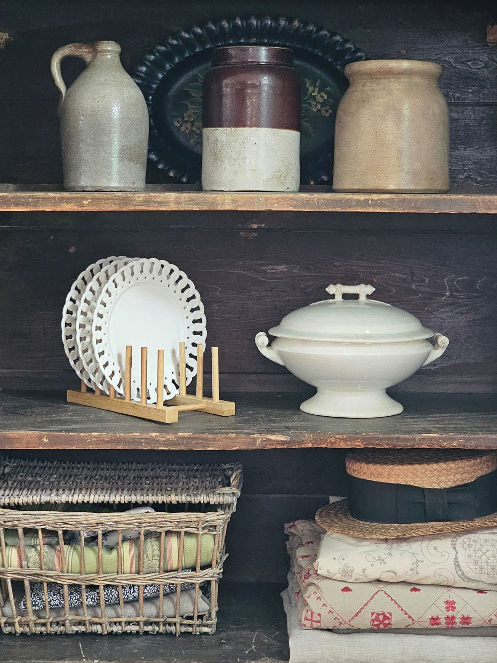 Black Wood Plate Rack