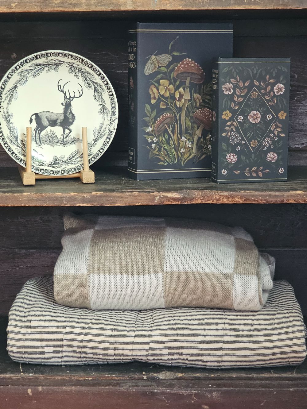 Black Wood Plate Rack